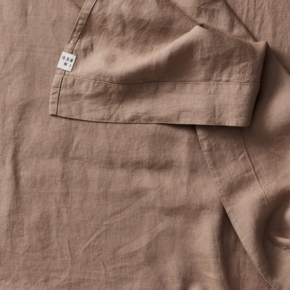 IN BED 100% Linen King Flat Sheet in Chestnut - Picture 4 of 4
